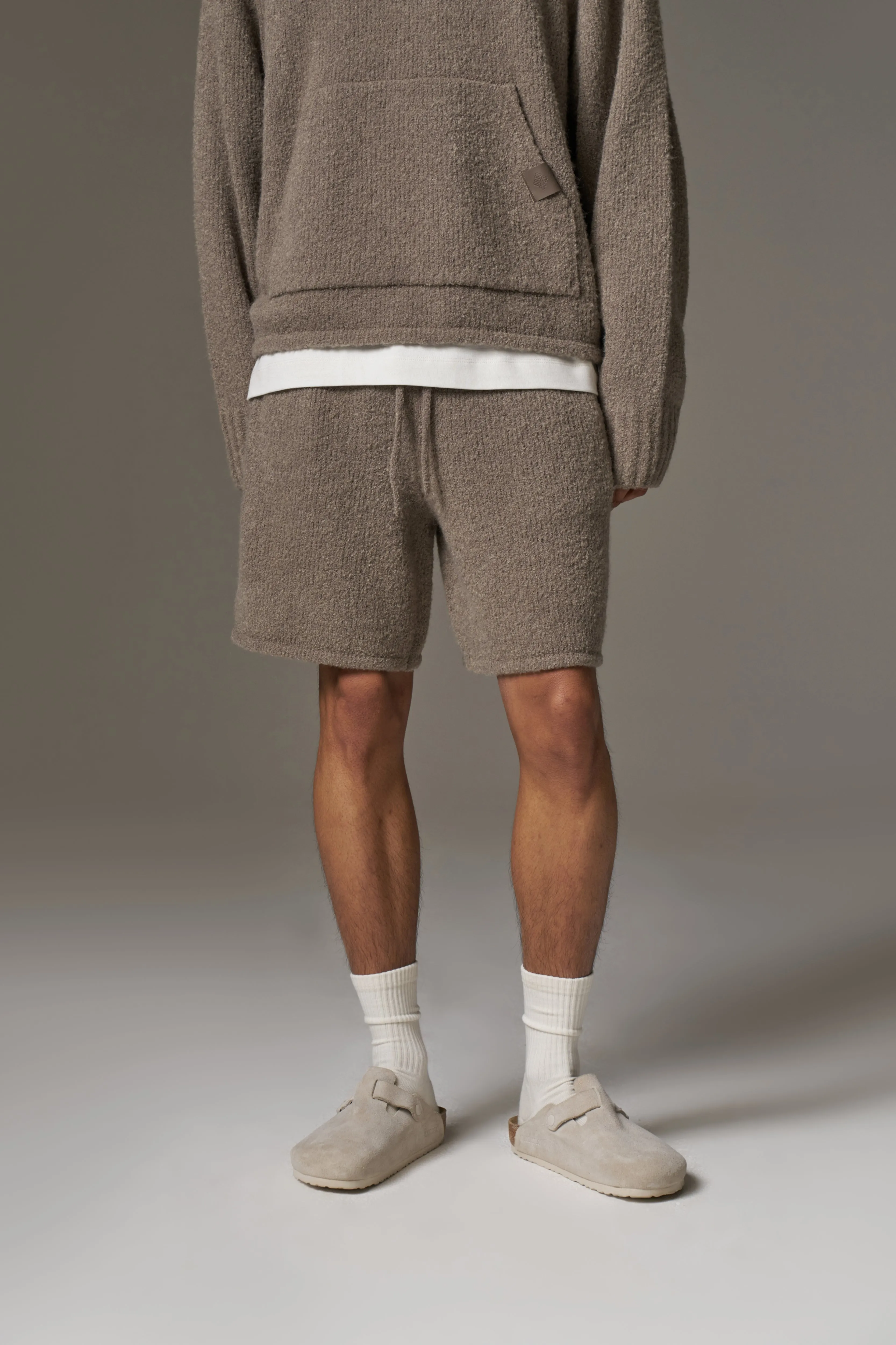 BOUCLE KNIT SHORTS - BROWN