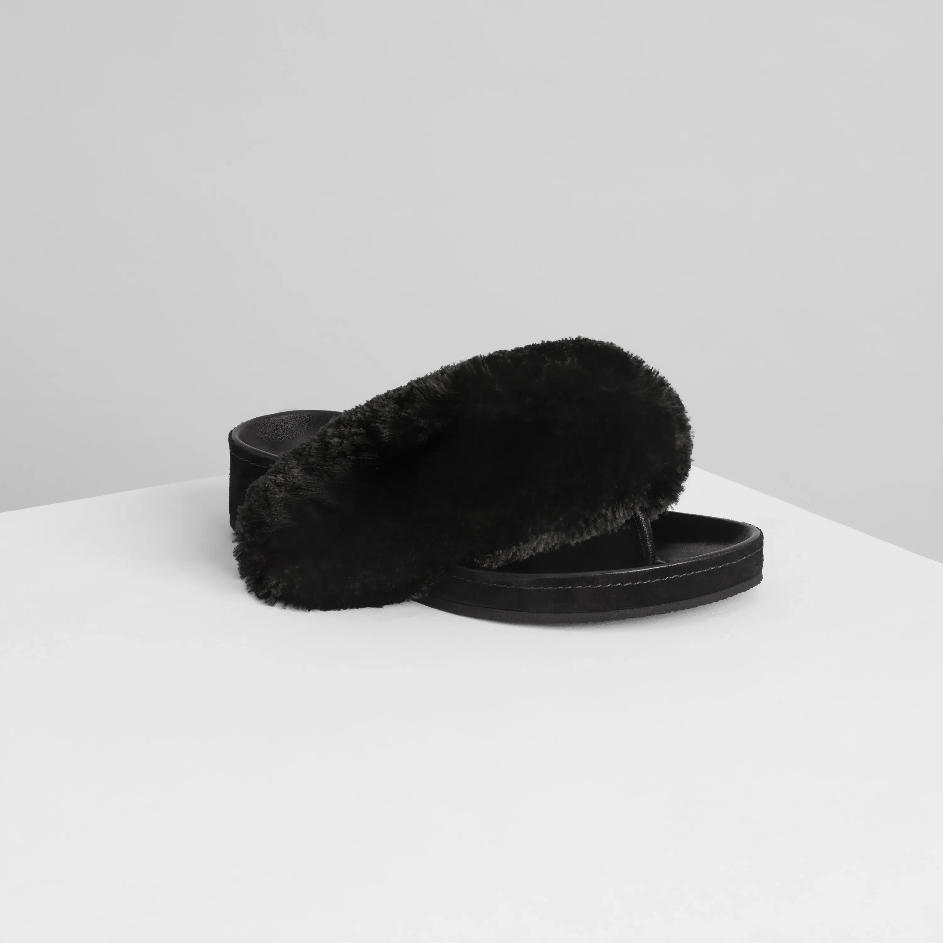 FRIZZ FLIP FLOP | black suede