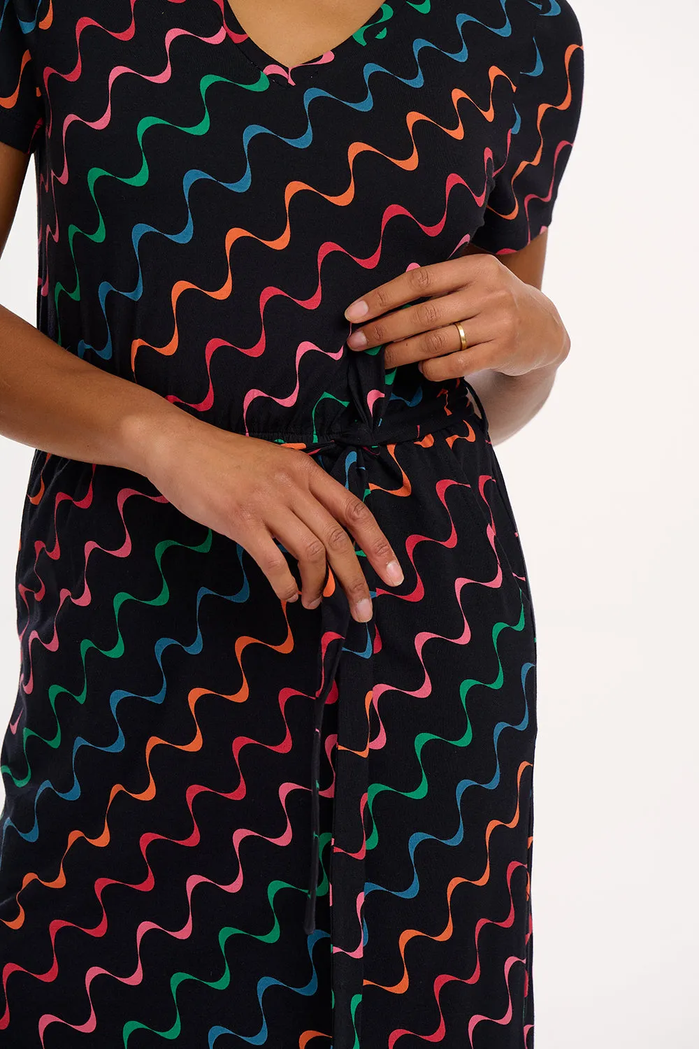 Mara V-Neck Jersey Midi Dress - Black/Multi. Undulating Waves