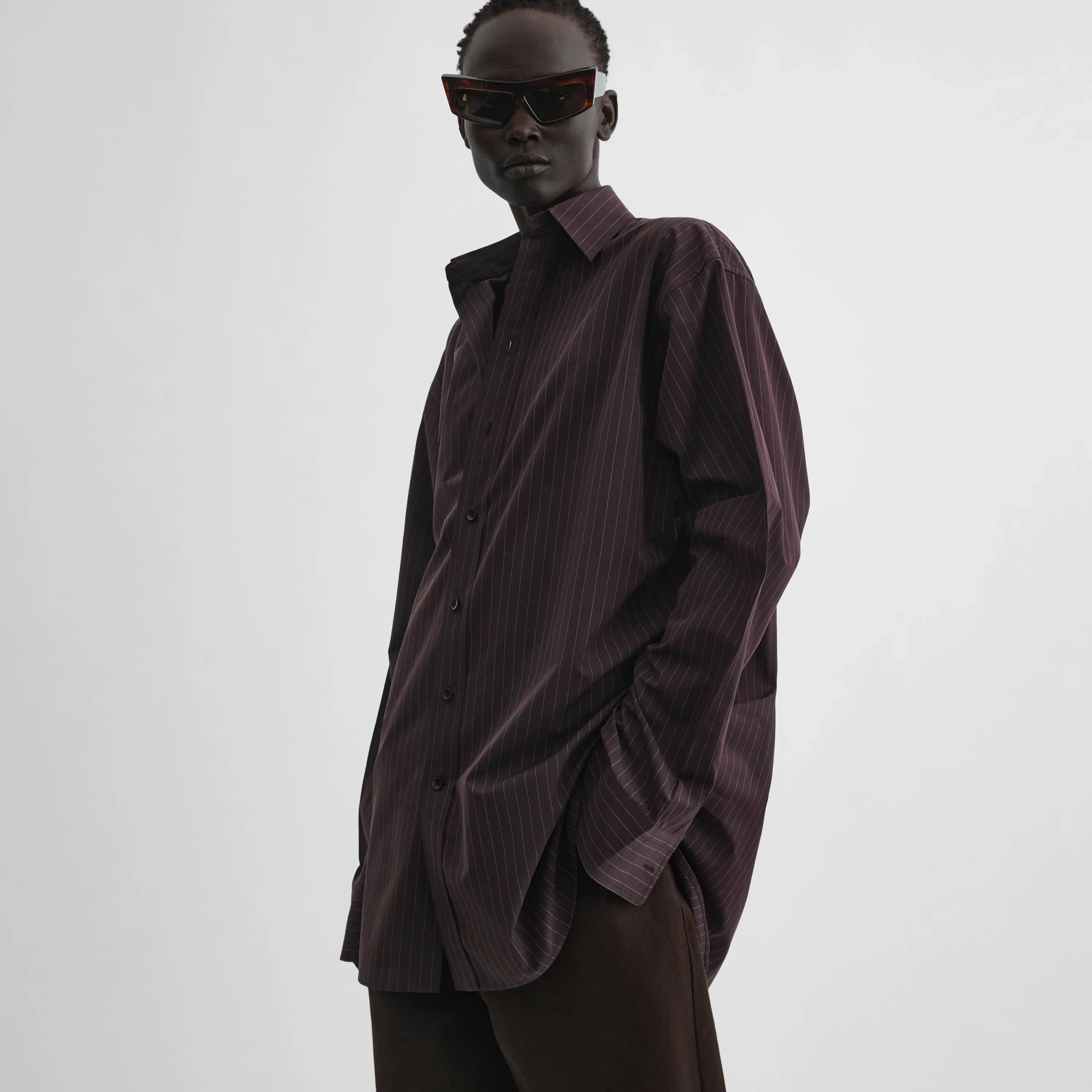 SHARP COLLAR SHIRT | black cherry pinstripe cotton