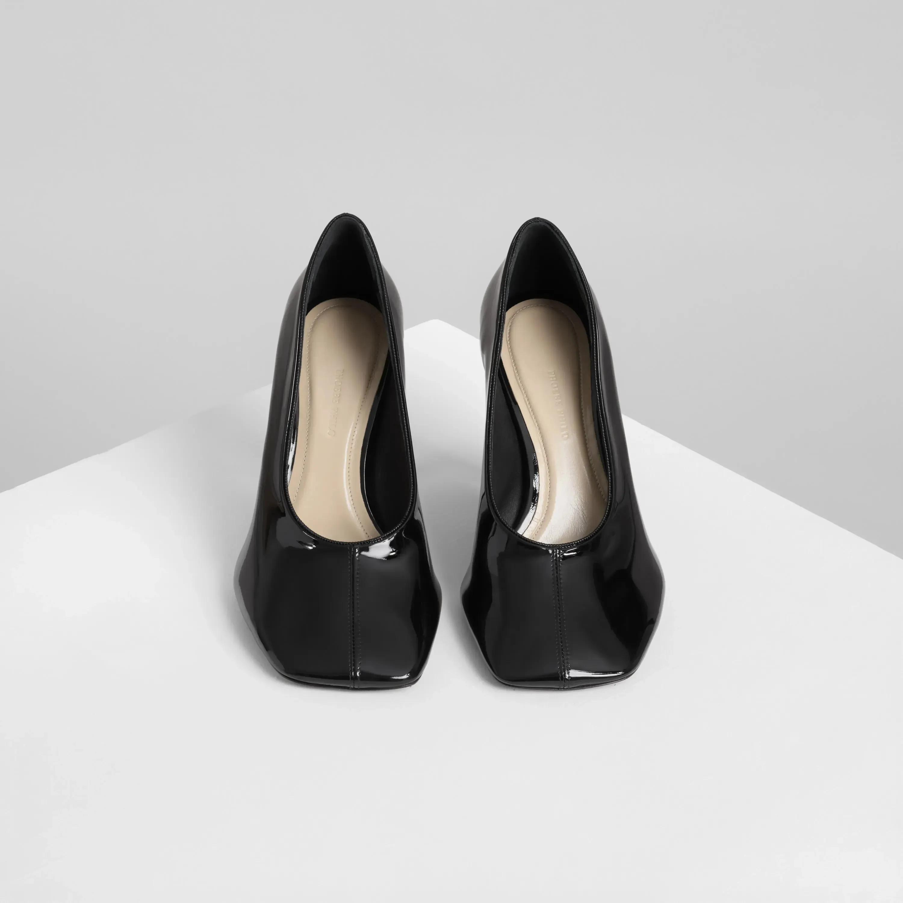 SOFT PUMP 90 | patent black leather