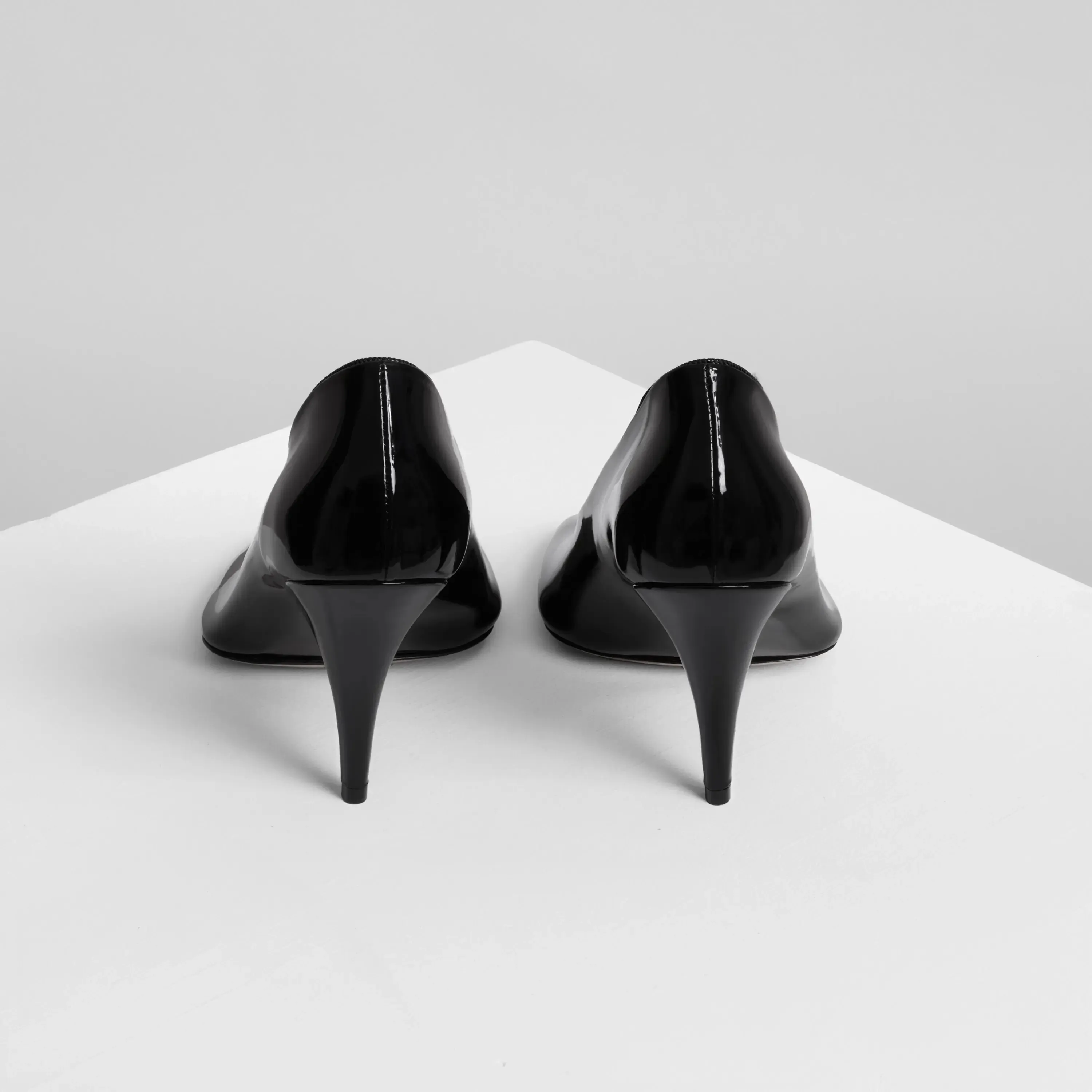 SOFT PUMP 90 | patent black leather