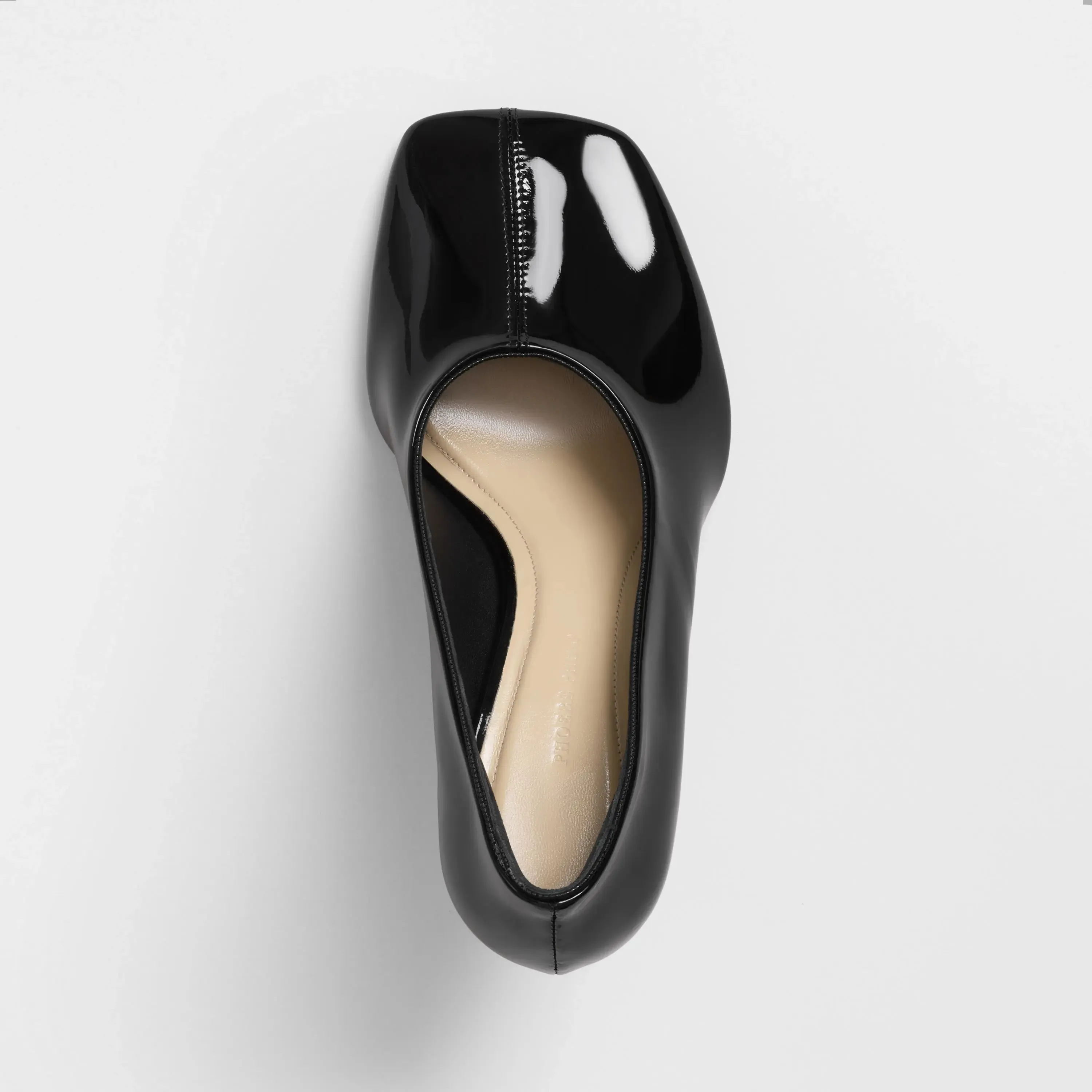 SOFT PUMP 90 | patent black leather