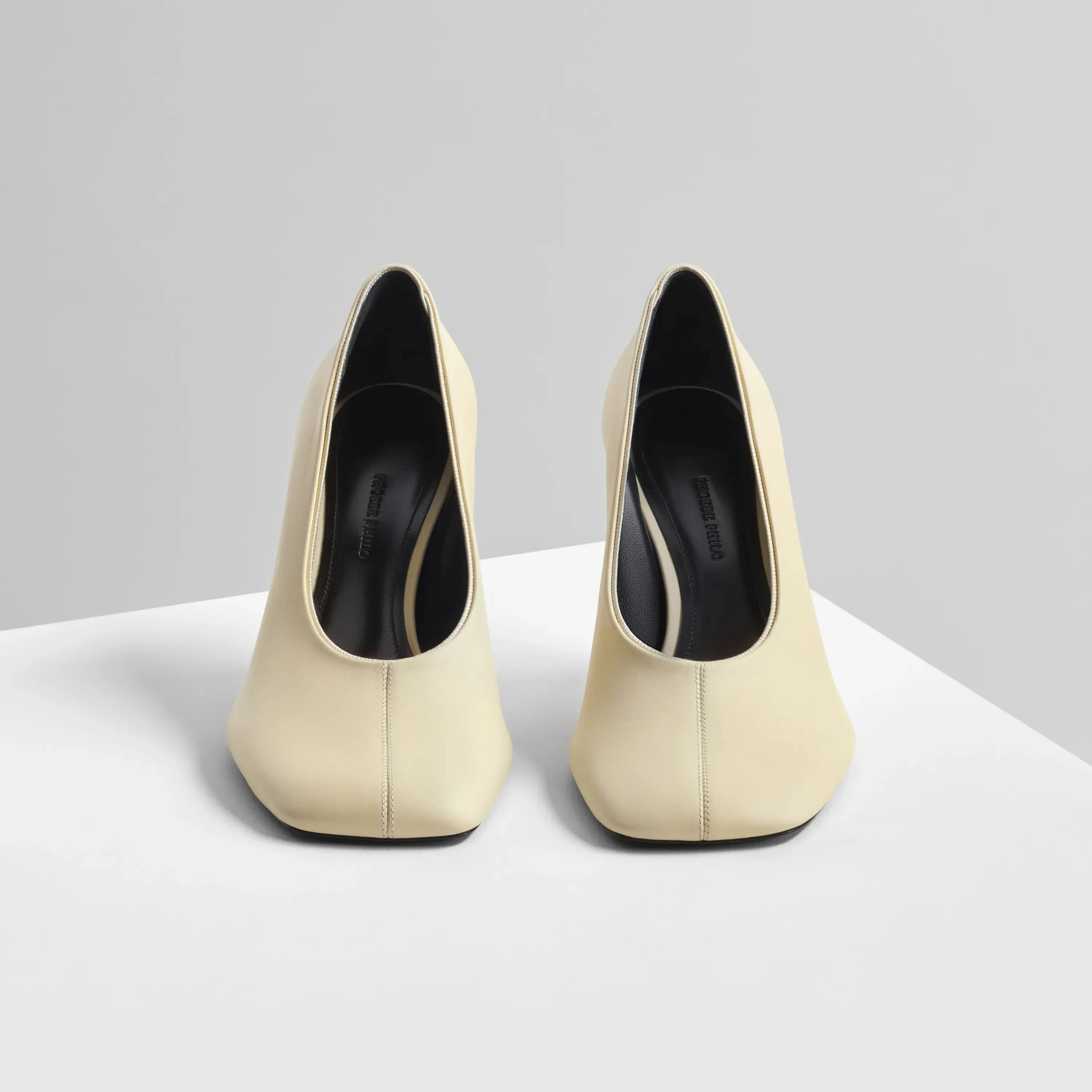 SOFT PUMP 90 | stucco leather
