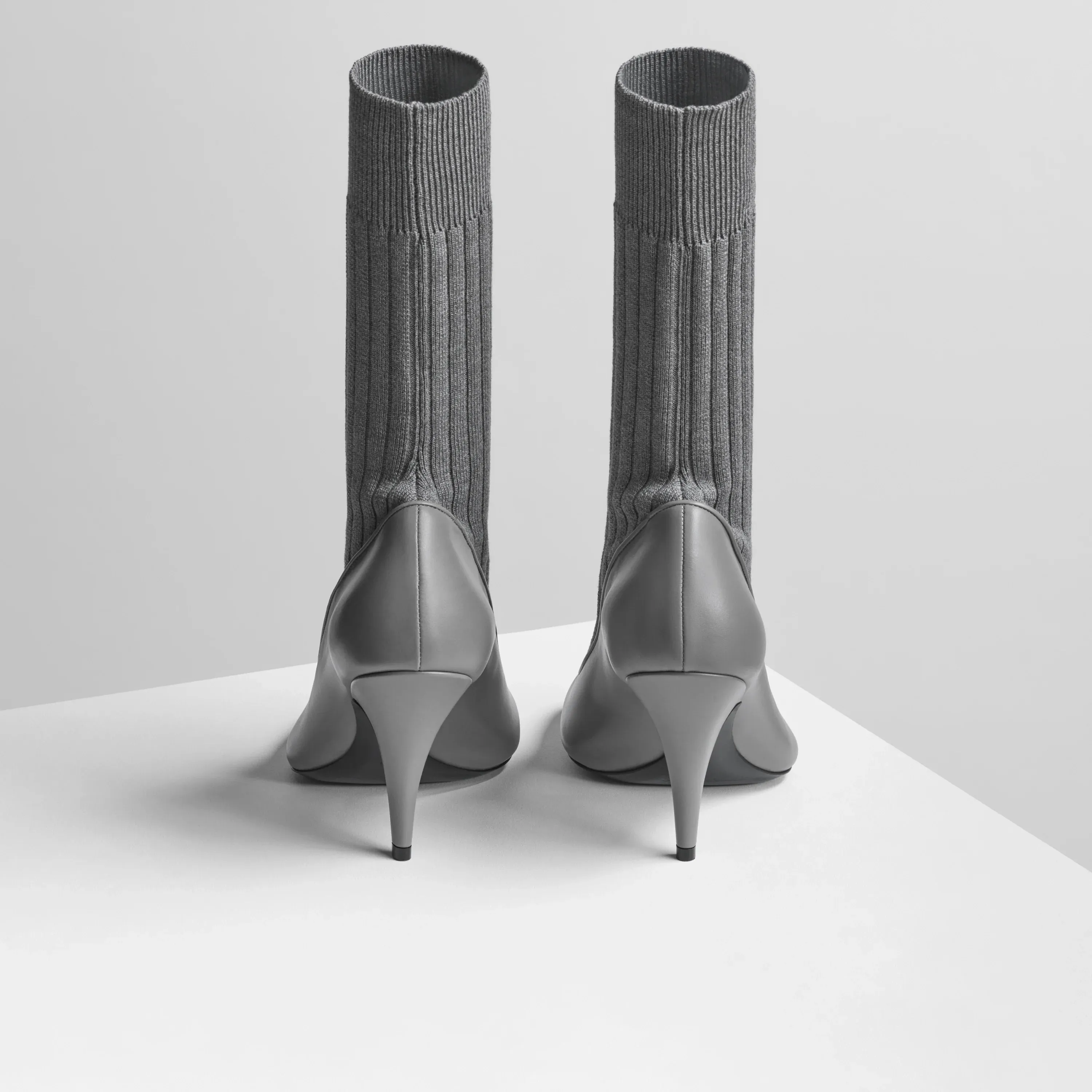 SOFT SOCK PUMP | cement suede