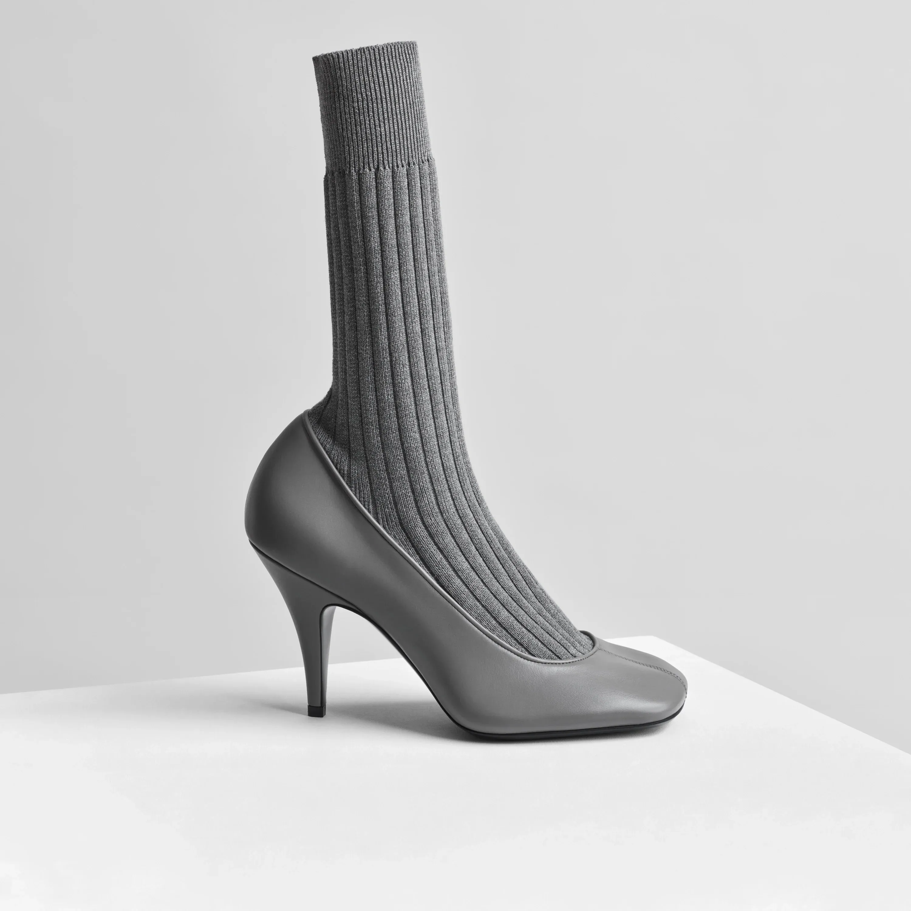 SOFT SOCK PUMP | cement suede