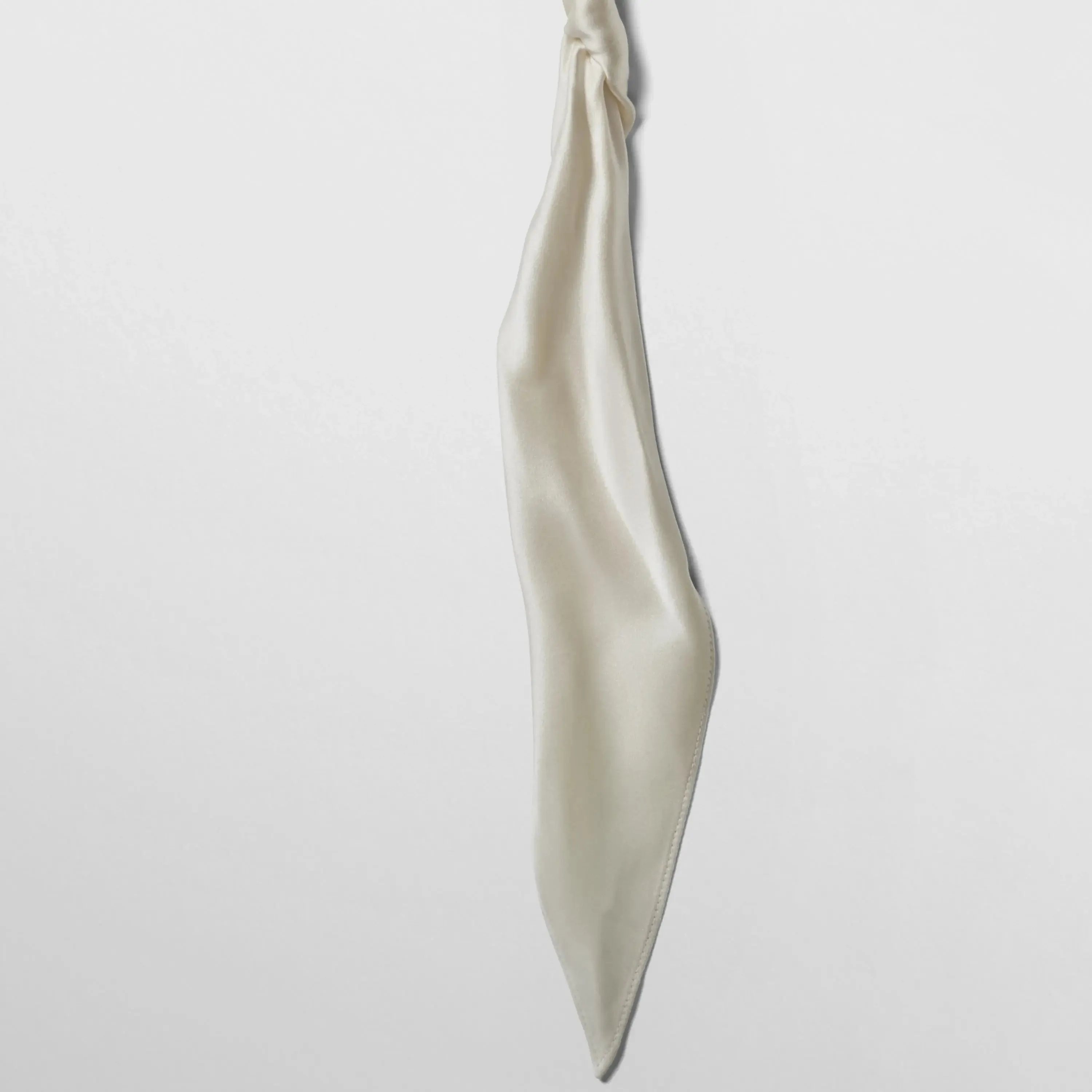 TWISTED SCARF | cream satin